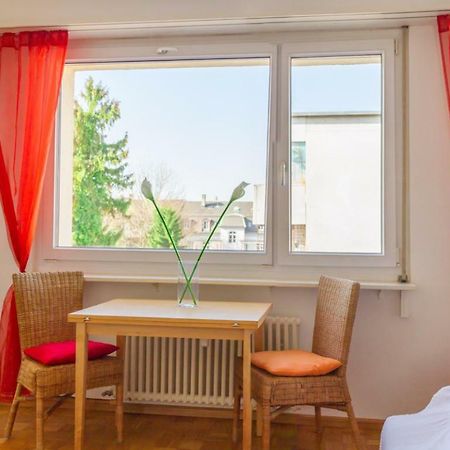 Apartment Am Rhein Базель Экстерьер фото